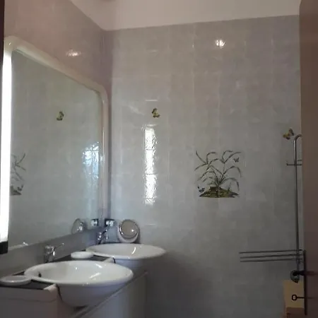 Bellavista Beachfront Apartment Quercianella